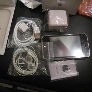 WTSell: Apple iPhone 4 // Samsung Galaxy i9000 // Blackberry Torch 980